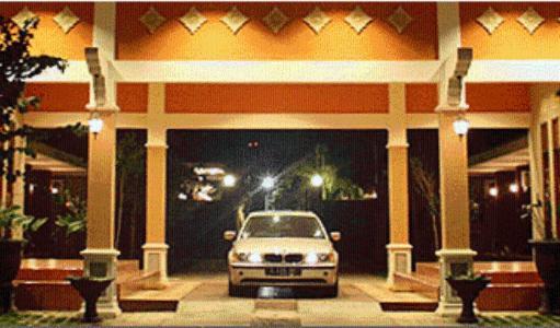 พาเทรีย การ์เด้น โฮเต็ล Hotel Blitar ภายนอก รูปภาพ