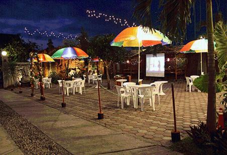พาเทรีย การ์เด้น โฮเต็ล Hotel Blitar ภายนอก รูปภาพ