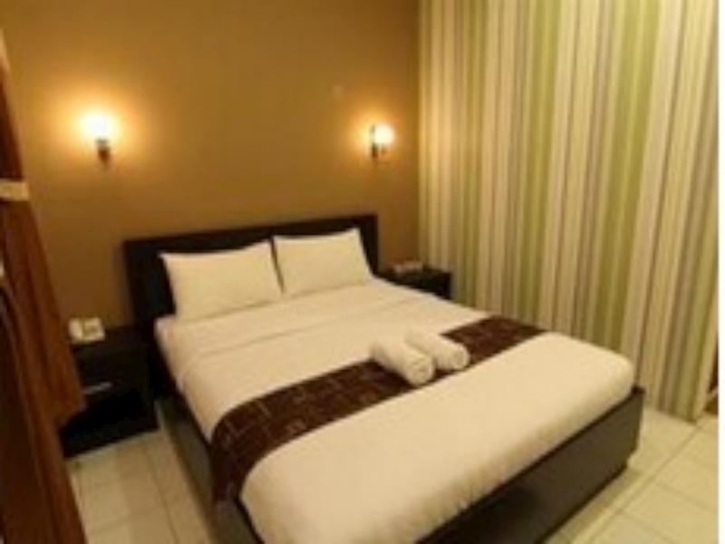 พาเทรีย การ์เด้น โฮเต็ล Hotel Blitar ภายนอก รูปภาพ